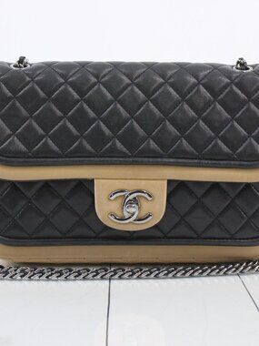 Chanel Bag 18-Series (sticker is unstuck but comes with)